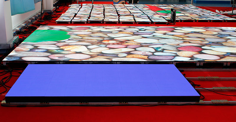 ¿Pueden las fábricas de piso LED producir pisos con características interactivas?