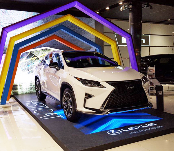 Exhibitions Exposiciones