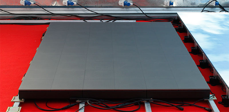 Paneles de piso con lideros terminados